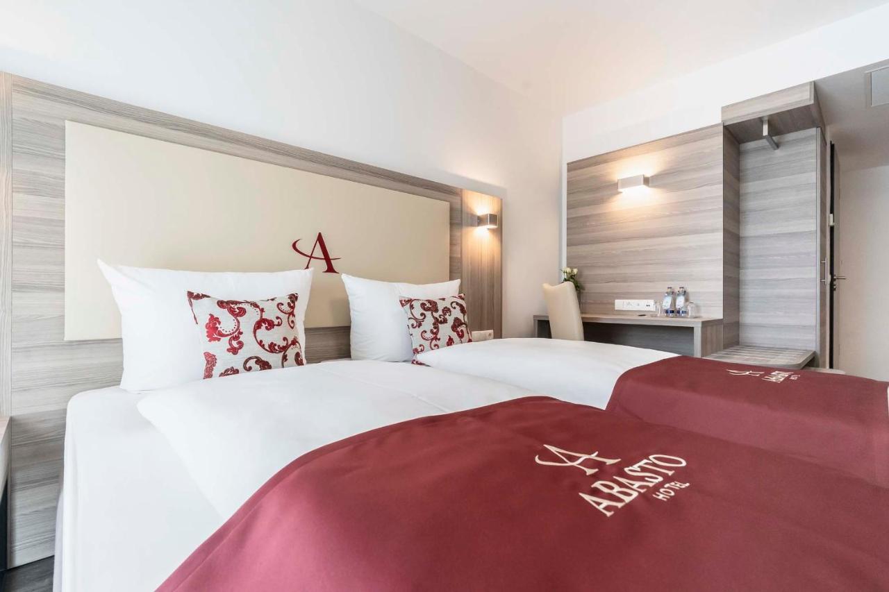 Abasto Hotel Muenchen Feldmoching Екстериор снимка